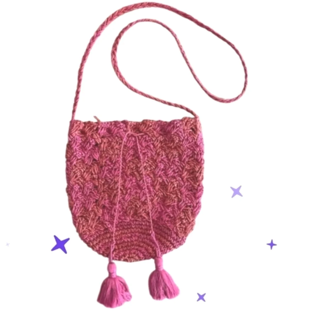 URBAN OUTFITTERS Bermuda Crochet Tassel Raffia Bucket Drawstring Crossbody NWT